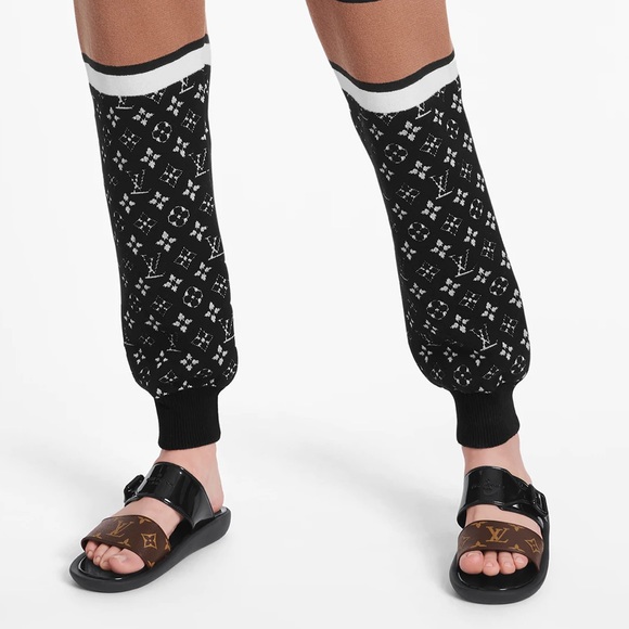 { Louis Vuitton } Sunbath Flat Mules Black Sandal - Picture 2 of 15